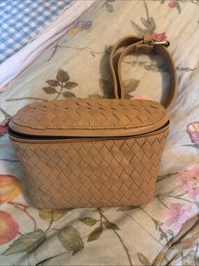MANDRN Woven LeatherCrossbody Belt Bag — Tan Leather